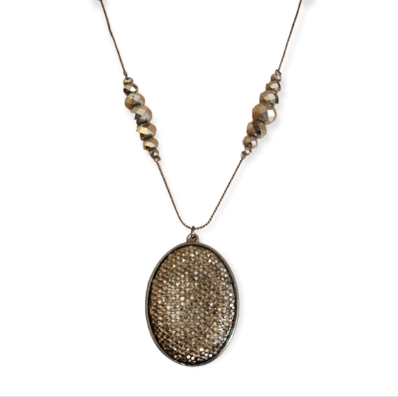 Sofia Vergara Gunmetal Grey Rhinestone Cameo Necklace - Picture 2 of 5